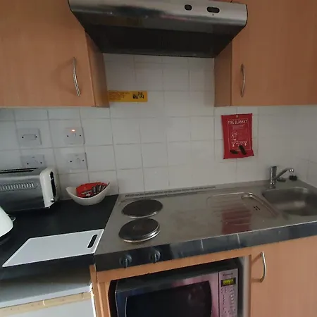 Travellers - St Lukes Bradford Apartment
